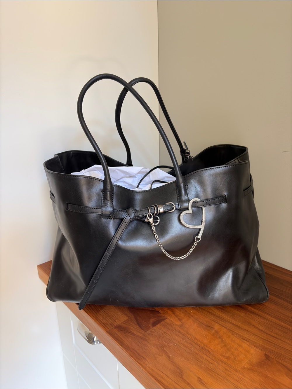 MARGESHERWOOD | Grandma Used Bag XL - Black pull-up